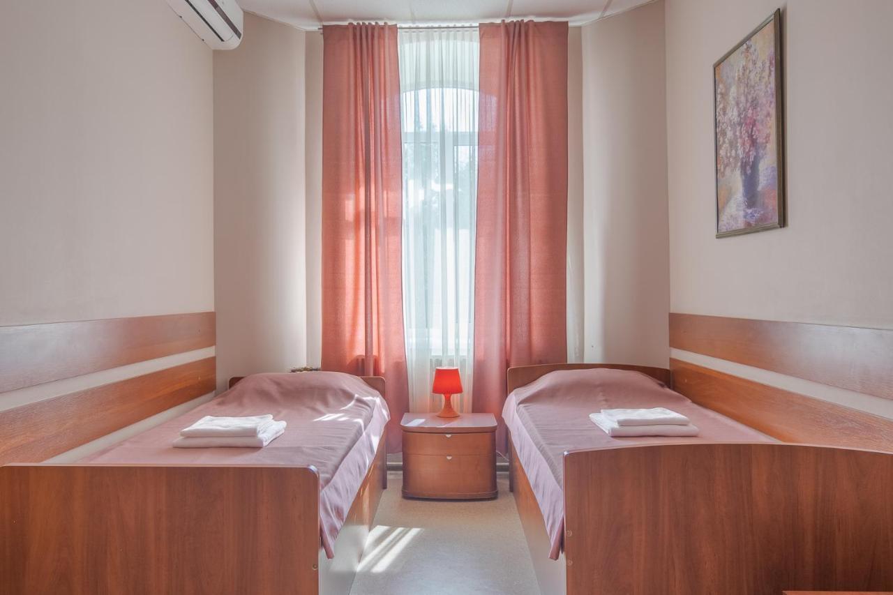 Hotel Gostinyj Dom 카리프 외부 사진