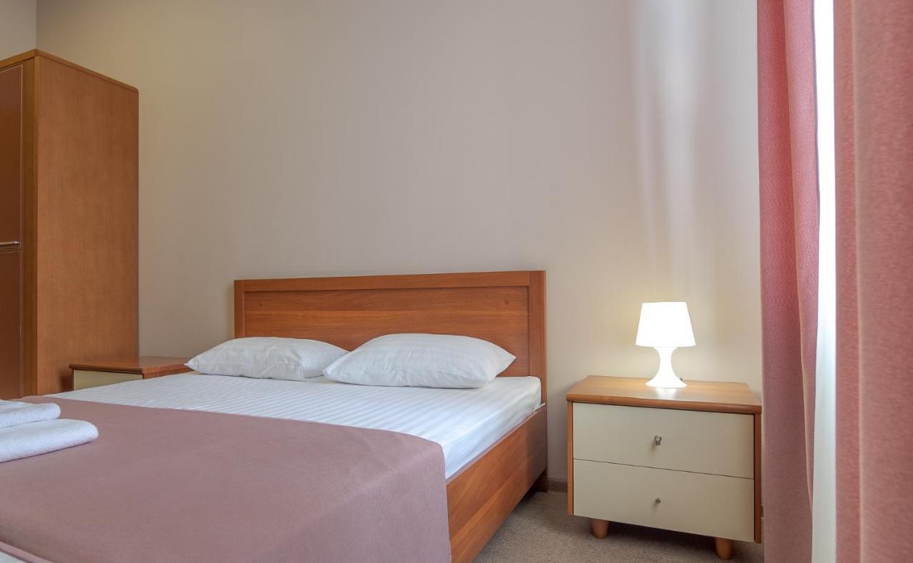 Hotel Gostinyj Dom 카리프 외부 사진